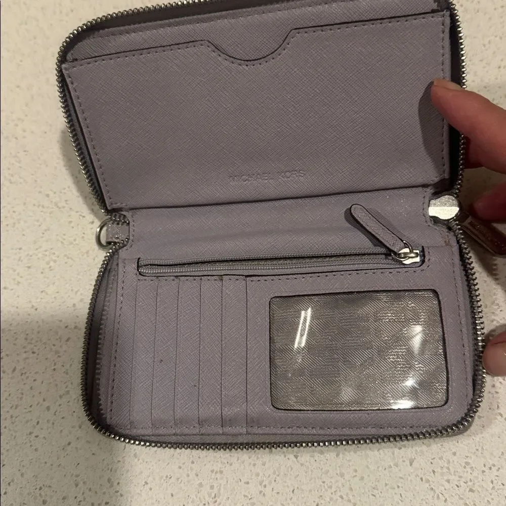 Michael Kors Lavender Shimmering Leather Zip Around Wallet Casual Chic EUC